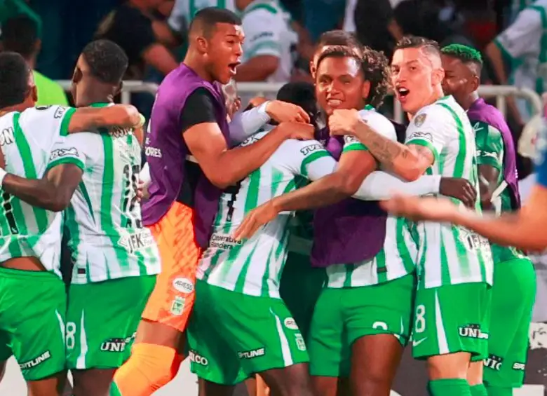 El verde festejó una nueva victoria en el Atanasio. FOTO MANUEL SALDARRIAGA