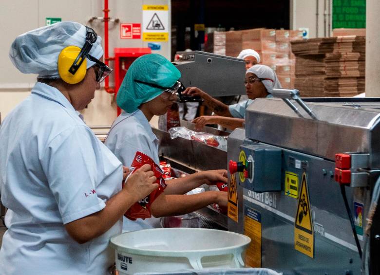 La Planta Oriente de PepsiCo, en Guarne, Antioquia, produce cerca de 2,5 millones de unidades diarias y es una de las principales apuestas tecnológicas de la compañía en Colombia. FOTO JULIO HERRERA