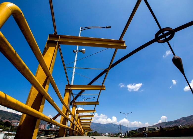 El techo del puente de Punto Cero fue arrancado. Foto: Julio César Herrera. 
