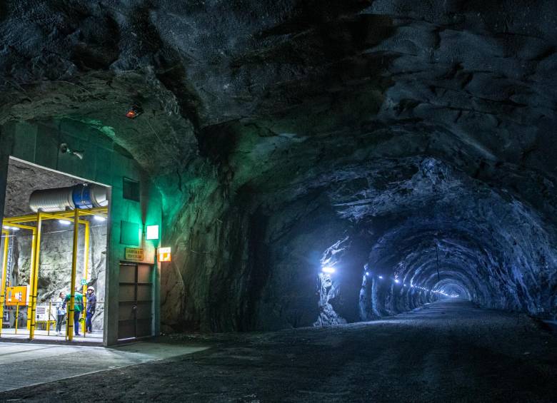El segundo túnel de Oriente, también de 8,2 kilómetros, ya está excavado. Falta su revestimiento, pavimentación y la instalación de los equipos electromecánicos. FOTO juan antonio sánchez