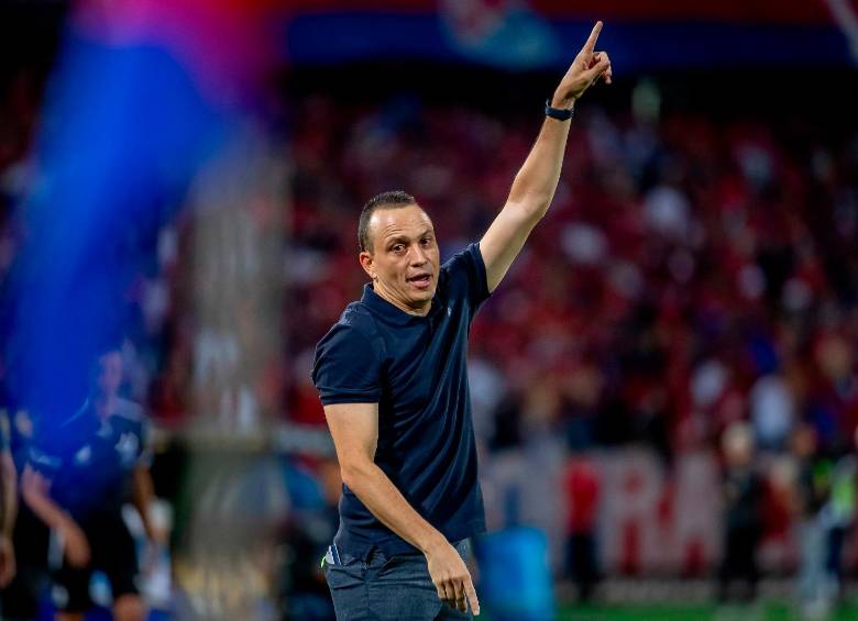 El entrenador antioqueño Alejandro Restrepo lleva un año y medio al frente del Deportivo Independiente Medellín. Foto: Juan Antonio Sánchez