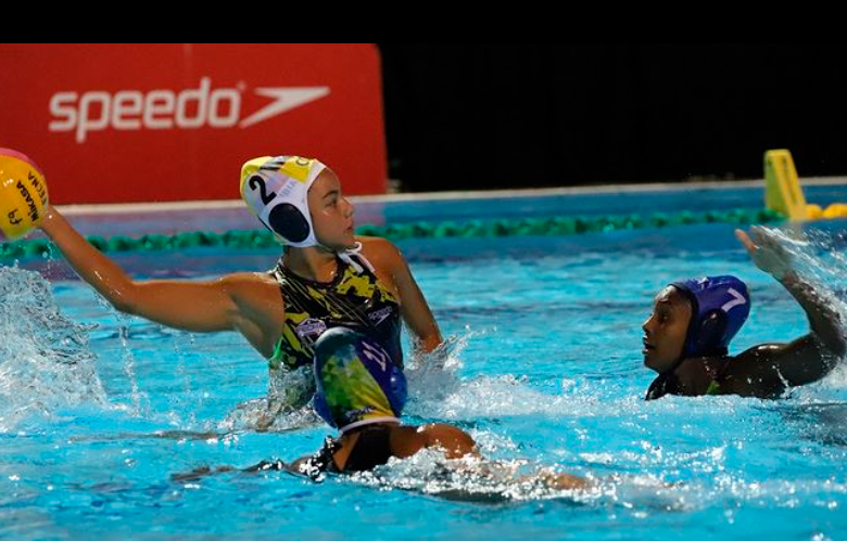 Colombia continúa demostrando que tiene proyección en el polo acuático. En el Sudamericano en Cali, las deportistas locales jugaron la final ante Brasil. FOTO CORTESÍA LIGA ANTIOQUEÑA DE NATACIÓN