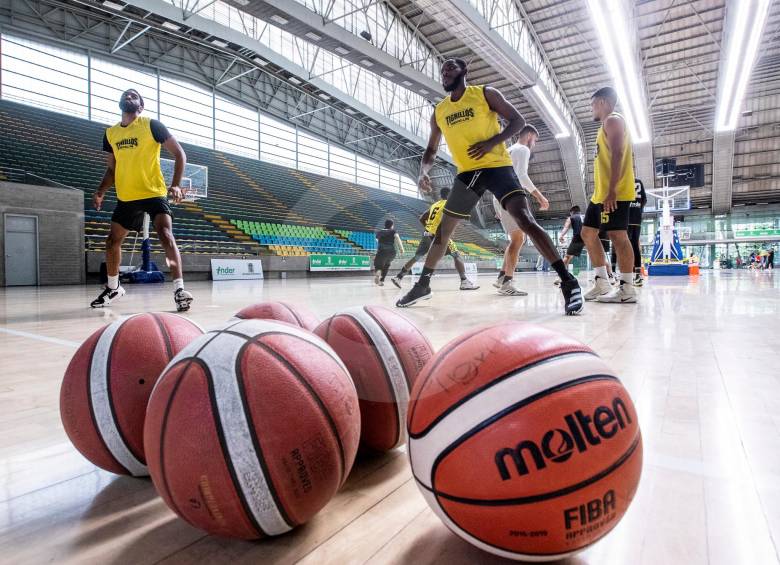 El próximo 21 de abril arrancará en Cali la Liga Profesional de Baloncesto masculino que tendrá la participación de siete equipos, entre ellos, Tigrillos de Antioquia. FOTO JAIME PÉREZ