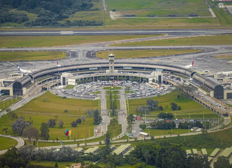 El aeropuerto José María Córdova de Rionegro ya superó el límite de su capacidad y necesita ampliarse. FOTO Juan Antonio Sánchez