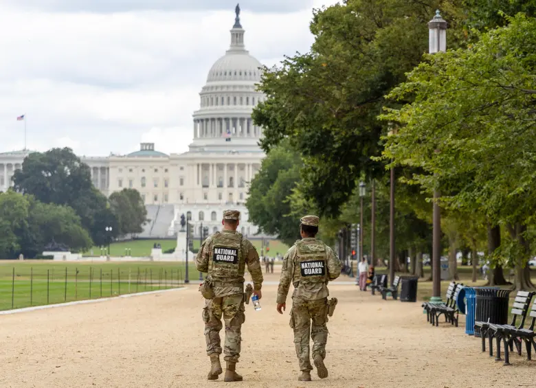 La administración de Donald Trump es fuertemente criticada por los demócratas por el despliegue de elementos de la Guardia Nacional en la capital estadounidense. FOTO: Xinhua