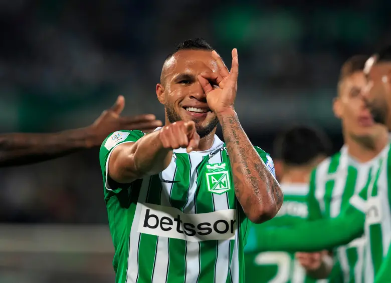El futbolista Andrés Sarmiento anotó el segundo gol del cuadro verde en el duelo que se juega en el estadio Jaraguay de la capital de Córdoba. Foto: Camilo Suárez