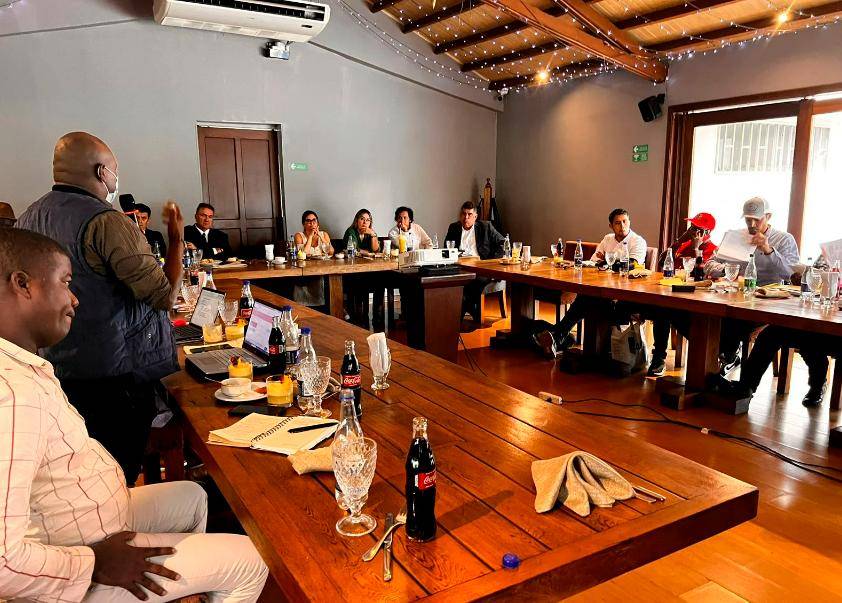 La reunión que presidió el hermano del presidente Petro contó con la presencia de todos los alcaldes de Urabá. FOTO: CORTESÍA IFM