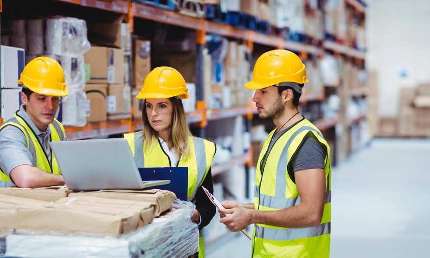 Cada vez más empresas ofrecen oportunidades laborales sin exigir título de bachiller. FOTO: Getty