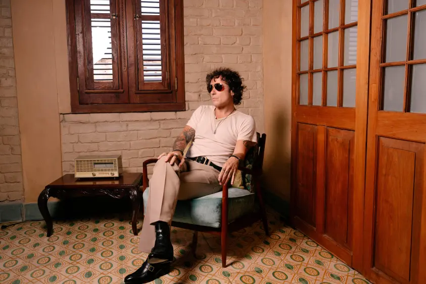 Enrique Bunbury presentó su disco Cuentas pendientes. FOTO Cortesía Jose Girl