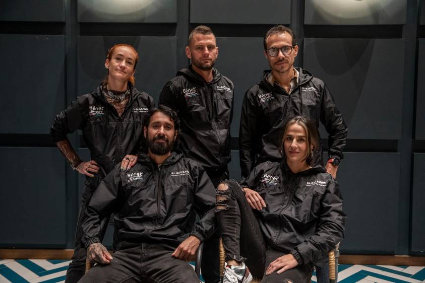 Adriana Restrepo, Pablo Machado, David Rojas, Manuel Agudelo, Alejandra Correa y Sebastián Agudelo (no está en la foto) son los deportistas que retarán “el valle de la muerte”. FOTO: CARLOS VELÁSQUEZ 