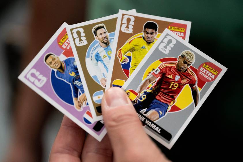 Luis Díaz es uno de los jugadores que más cuesta hallar en los sobres del álbum Panini. FOTO AFP