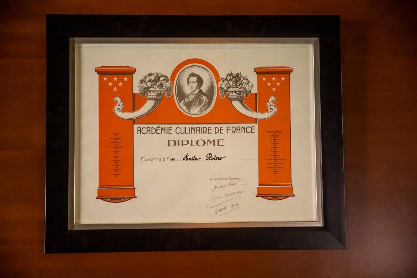 Esta es la certificación que la hace miembro de la Academia Culinaria de Francia. FOTO Carlos Velásquez. 