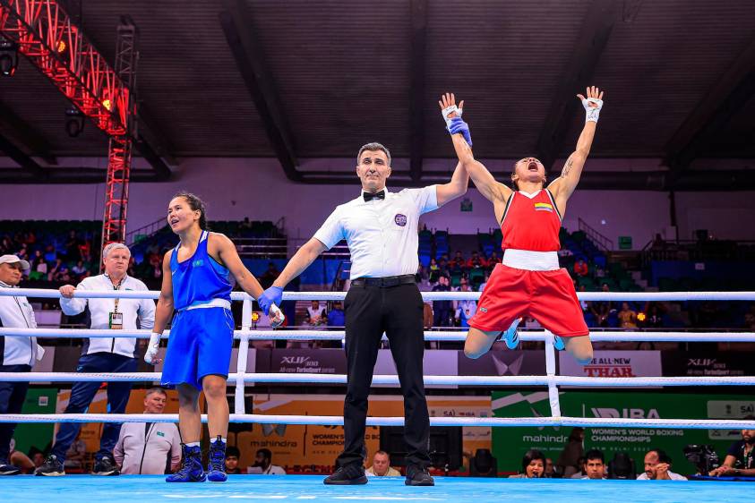 La celebración de Jenny Arias tras meterse en la final del Mundial. FOTO @MinDeporteCol