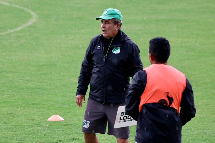 El técnico Jorge Luis Pintos, es uno de los que está hoy en el ojo del huracán por la crisis deportiva del Cali. FOTO @AsoDeporCali
