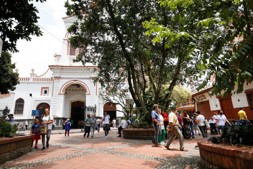Las calles de Medellín adquieren otro sentido en las páginas de los libros