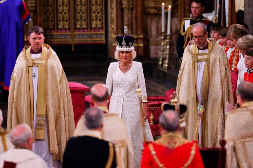 Camila también fue coronada como nueva reina. Fue deseo de Isabel II y del propio Carlos, que de ahora en adelante sea llamada reina Camila y no reina consorte. FOTO Getty
