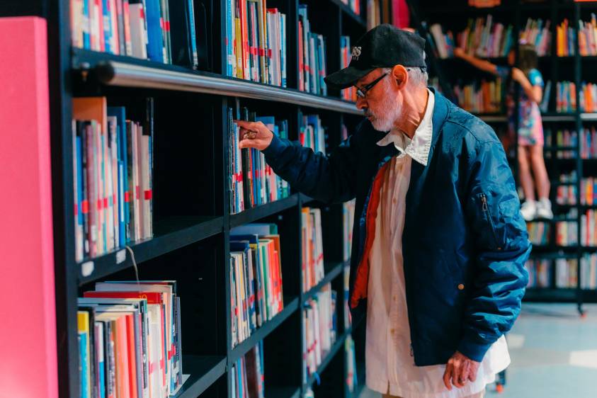 La biblioteca Comfama Aranjuez es un espacio seguro para la cultura. Foto: Cortesía