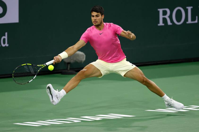 Si Carlos Alcaraz gana el Indian Wells recuperaría el trono mundial de tenis. FOTO EFE