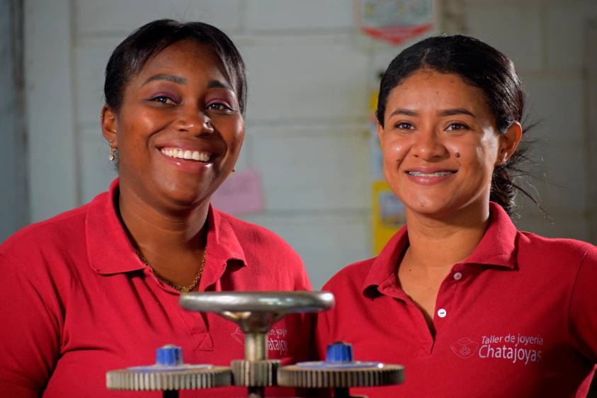 Mujeres mineras de Antioquia crearon su propio taller de joyería con el acompañamiento de CFA Cooperativa Financiera. Foto CORTESÍA. 