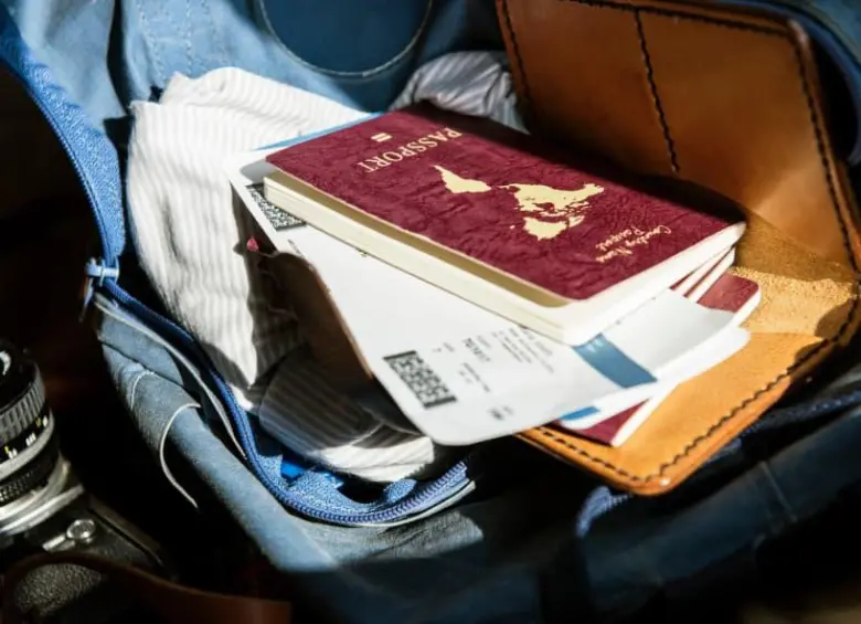 Singapur mantiene el pasaporte más poderoso del mundo en 2026, mientras Estados Unidos comparte el décimo lugar del Índice de Pasaportes Henley. FOTO: Magnific. 