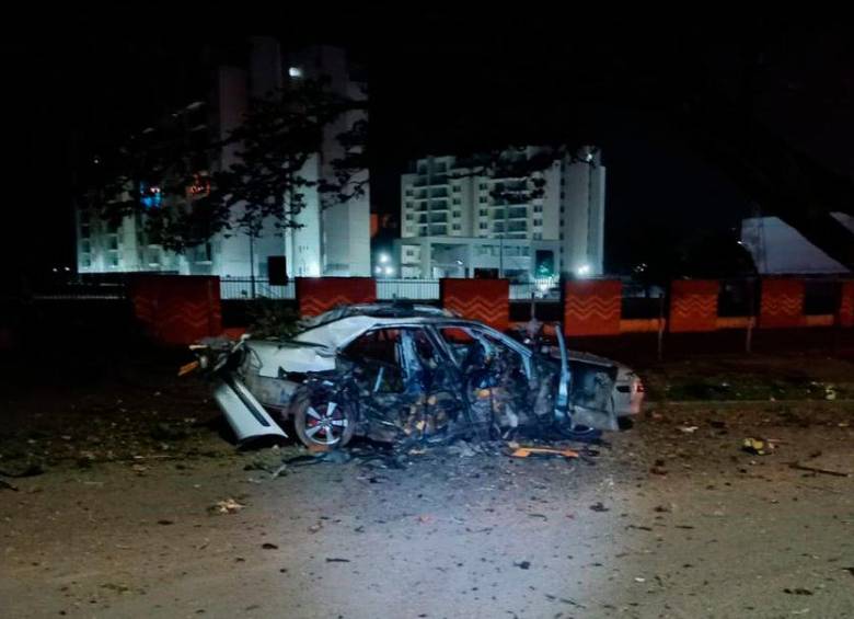 Este fue el vehículo utilizado para el atentado. FOTO: TOMADA DE TWITTER @FelipRamirez_