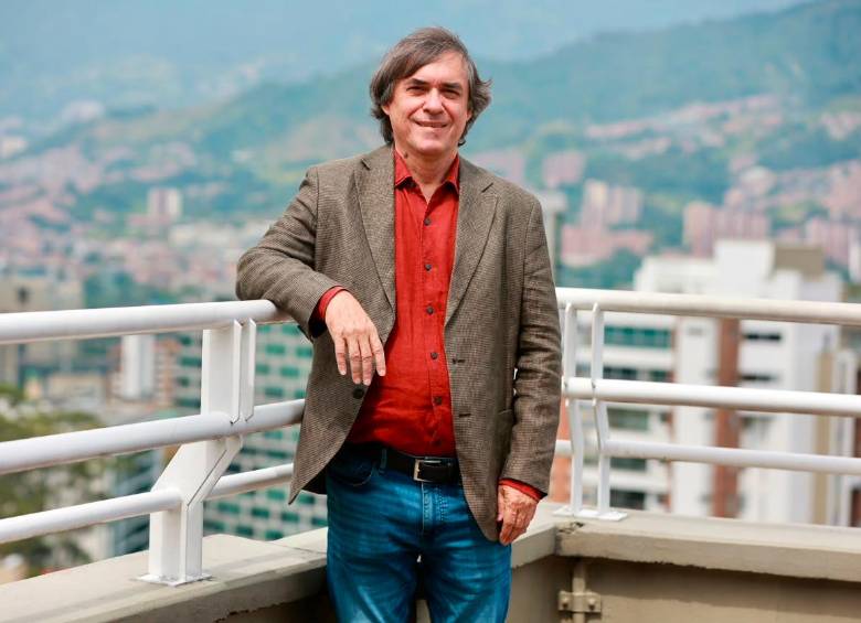 Mircea Cărtărescu es un escritor rumano, candidato al Nobel de Literatura. Visitó Medellín durante la Fiesta del Libro y la Cultura. Foto: Manuel Saldarriaga.