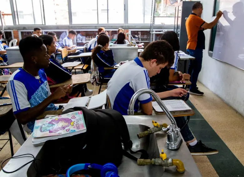 La firma estudió a más de 14.000 colegios, sin embargo, debido a que 809 cumplían requisitos mínimos, fueron evaluados en diferentes materias para determinar el escalafón a nivel nacional. Foto: Julio Herrera