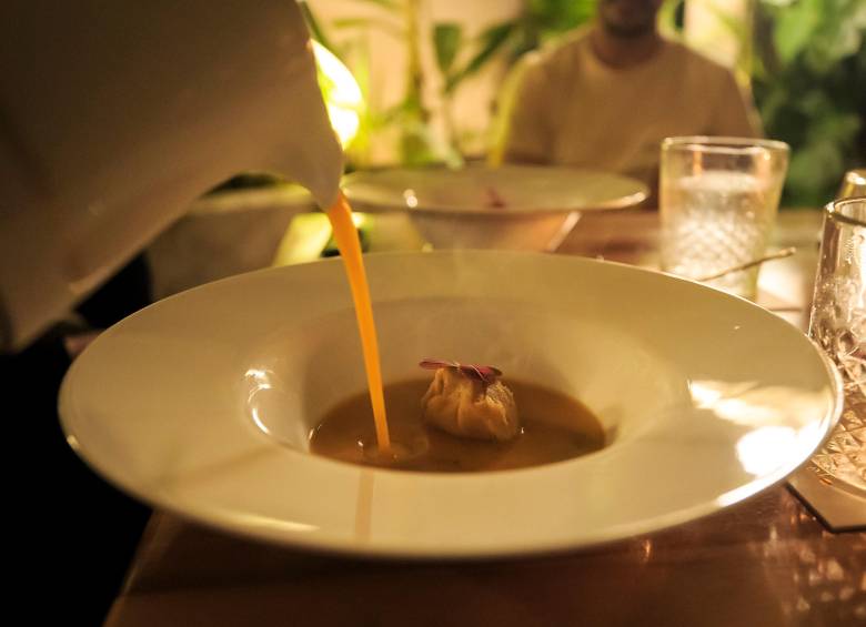 Pusandao, sopa de origen chochoano incluido en el menú de la cena a cuatro manos. Foto Camilo Suárez. 