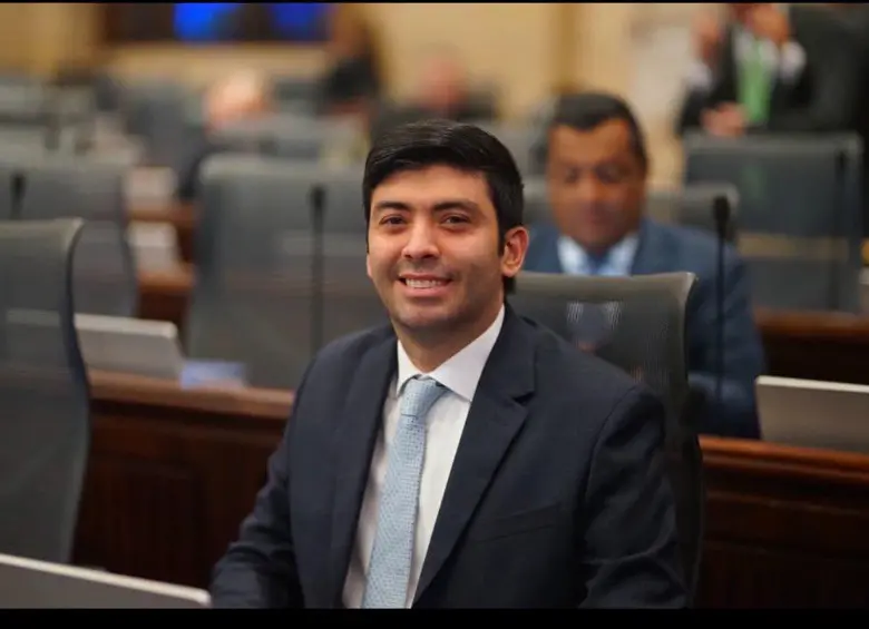 Nicolás Barguil, representante del Partido Conservador por Córdoba, fue elegido como nuevo presidente de la corporación, tras ser postulado por su copartidario Juan Loreto Gómez. Foto: Colprensa