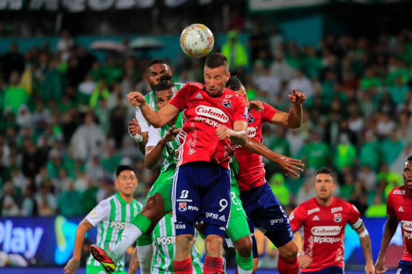 Atlético Nacional gana parcialmente el clásico con tantos de Sebastián Gómez y Nelson Palacio, por el rojo había marcado Luciano Pons. FOTO JAIME PÉREZ