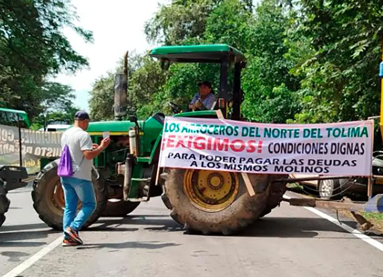 El paro arrocero impacta el transporte de carga y pasajeros, así como el abastecimiento de varias regiones. FOTO cortesía
