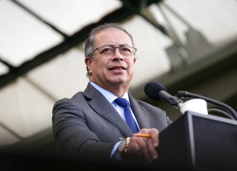 El presidente de Colombia, Gustavo Petro, en medio de su discurso en la Escuela Militar José María Córdova. FOTO: COLPRENSA