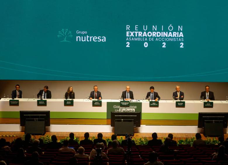 En la mesa directiva de la asamblea de Nutresa estuvo Gabriel Gilinski. FOTO Manuel Saldarriaga