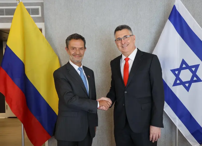 El canciller entrante de Colombia y el de Israel se reunieron. Foto: @gidonsaar