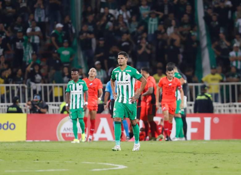 El futbolista venezolano Eric Ramírez fue uno de los más incisivos en el flojo ataque de Nacional durante el partido de la Copa Libertadores contra Nacional de Paraguay. FOTO: JAIME PÉREZ 