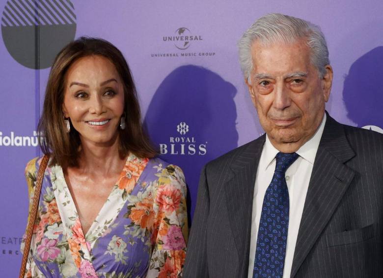 Isabel Preysler y Mario Vargas Llosa tuvieron un noviazgo de ocho años. Fueron asiduos a los eventos sociales de España. Foto: Efe.
