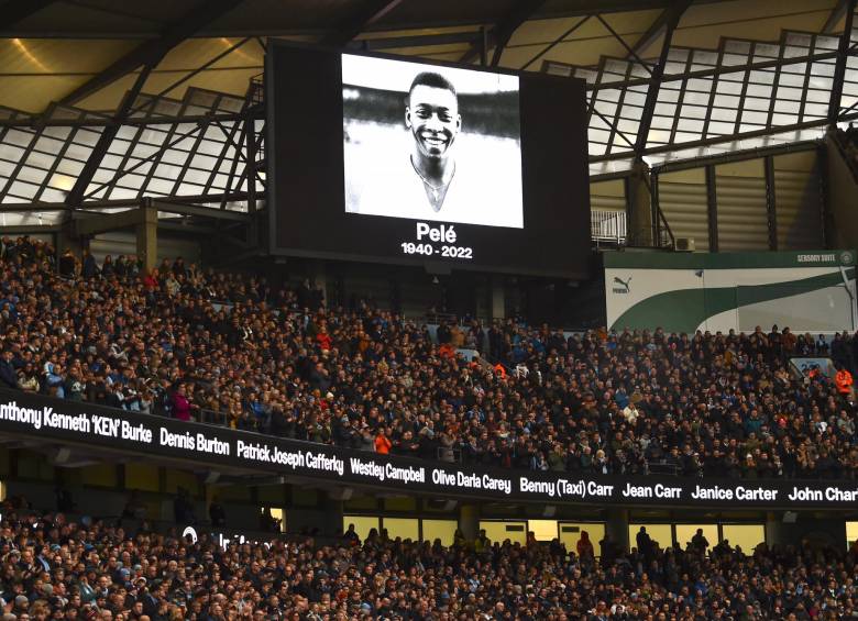 En muchas partes del mundo todavía le rinden tributo a Pelé. FOTO EFE