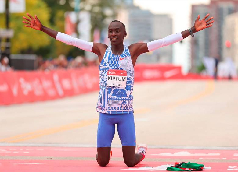 El Keniano Kelvin Kiptum Pulveriza El Récord Mundial De Kipchoge En La ...