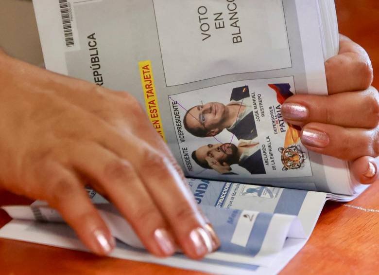 El escrutinio en el Valle de Aburrá antes le dio más votos a Abelardo de la Espriella de los que tenía en el preconteo, informó la Registraduría. FOTO: MANUEL SALDARRIAGA