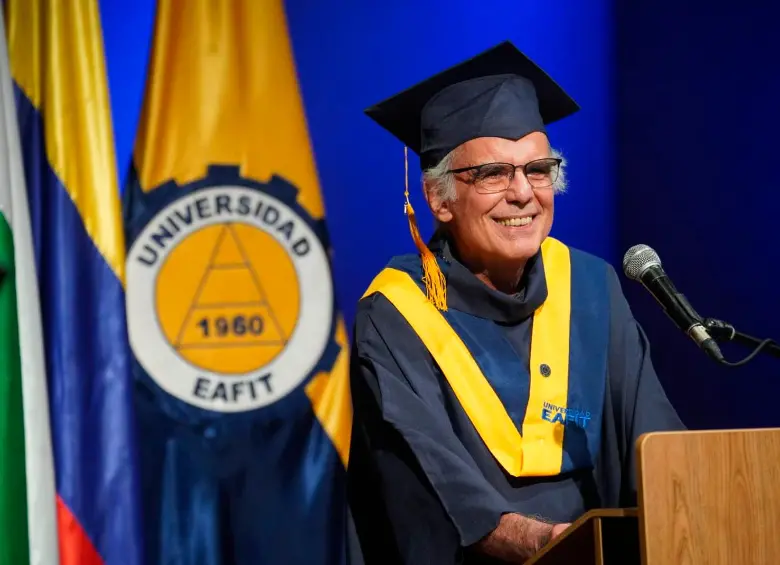 Hernán Octavio Moreno Mora el día de su grado como Ingeniero Matemático en Eafit. FOTO Cortesía Universidad 