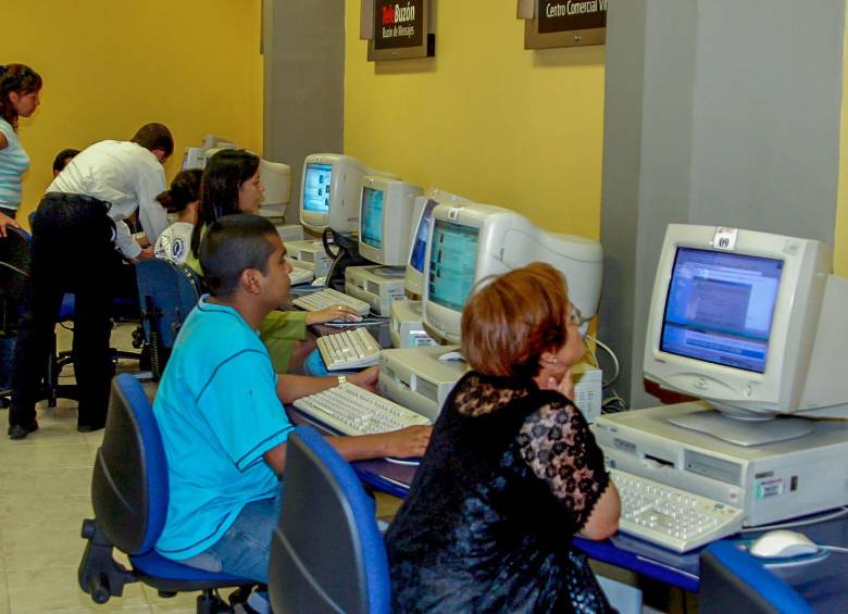 EAFIT se convirtió así en el primer ISP en la ciudad, y junto a empresas como Geonet y EPM comenzaron a ofrecer servicios de conexión en Medellín. FOTO archivo EL COLOMBIANO