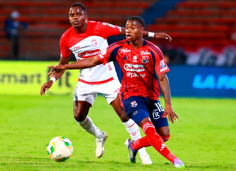 El futbolista Halam Loboa fue uno de los que mejor rendimiento mostró con el Medellín durante el partido ante Santa Fe. FOTO: MANUEL SALDARRIAGA
