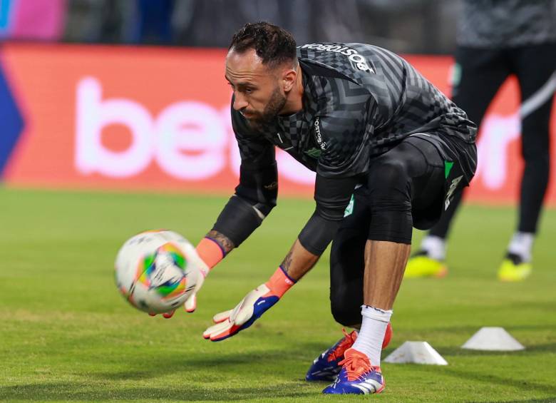 El portero David Ospina disputará su segundo partido con Nacional tras su regreso. El cuidapalos debutó en la derrota 1-0 frente a Equidad y espera poder festejar su primera victoria. FOTO Manuel Saldarriaga