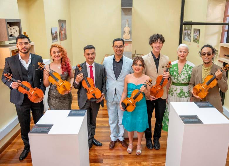 Un lutier es aquella persona que se dedica a construye o repara instrumentos musicales de cuerda. Foto cortesía