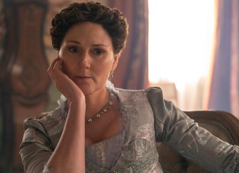 Ruth Gemmell es Lady Violet en la saga de Bridgerton. De su historia tratará esta nueva miniserie aún sin nombre. FOTO Cortesía Liam Daniel / Netflix