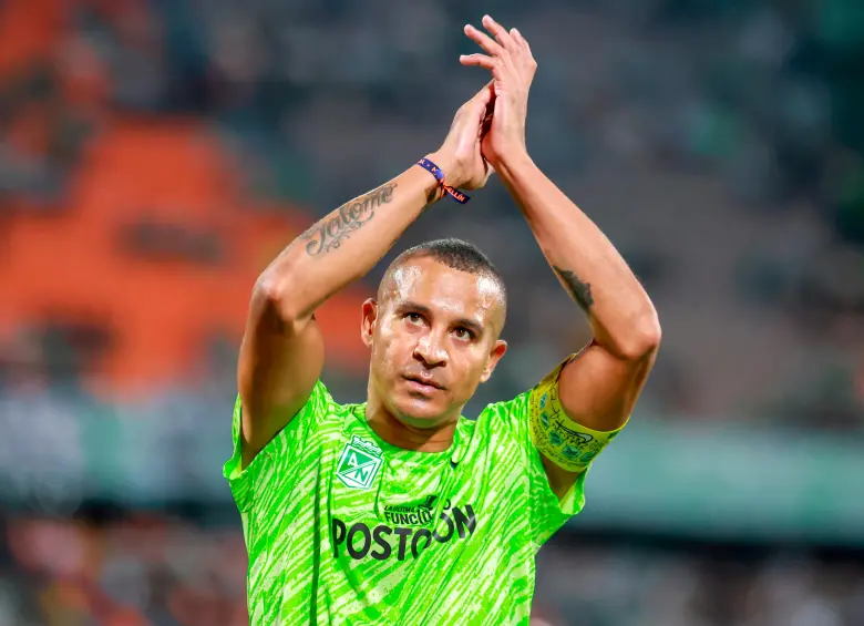 Macnelly Torres jugó su partido de despedida ante la hinchada de Nacional, poniéndole así el broche de oro a una carrera llena de éxitos en Colombia, Chile, Arabia, México y Paraguay. FOTO: Manuel Saldarriaga