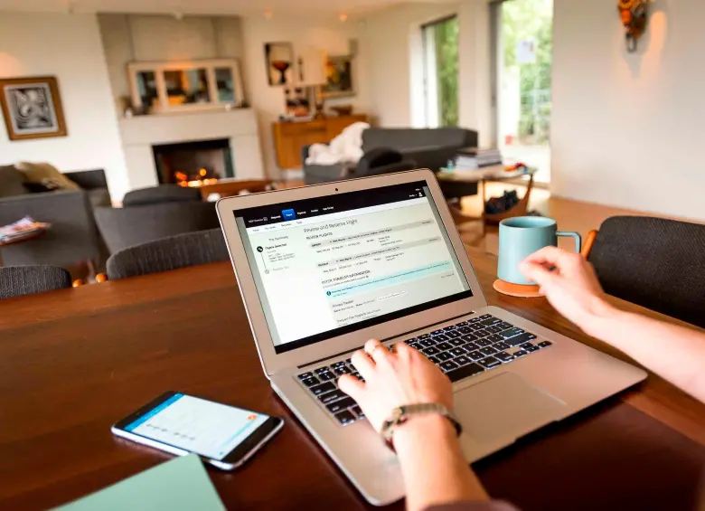 Las capacitaciones gratuitas de Stanford tienen diferentes niveles: introductorio y avanzado, con traducción al español en algunos contenidos. FOTO: GETTY