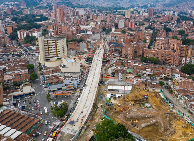 El intercambio de la 80 lleva un avance del 77%. FOTO: MANUEL SALDARRIAGA