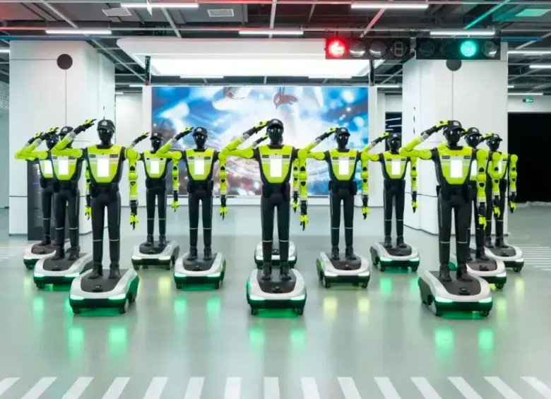 Los robots operan en sectores turísticos y comerciales de alta congestión. FOTO X @XH_Lee23