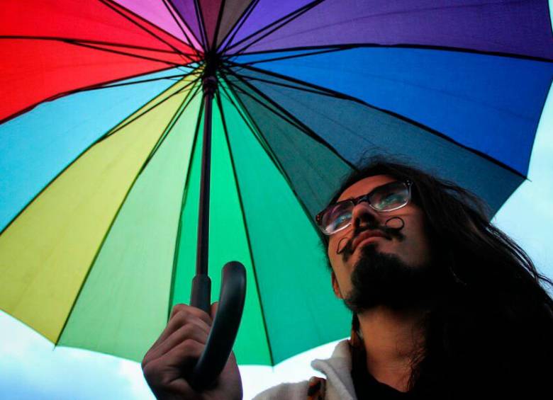Caribe Afirmativo ha entregado diez informes del impacto del conflicto armado en la comunidad LGBTI a la JEP. FOTO: COLPRENSA.